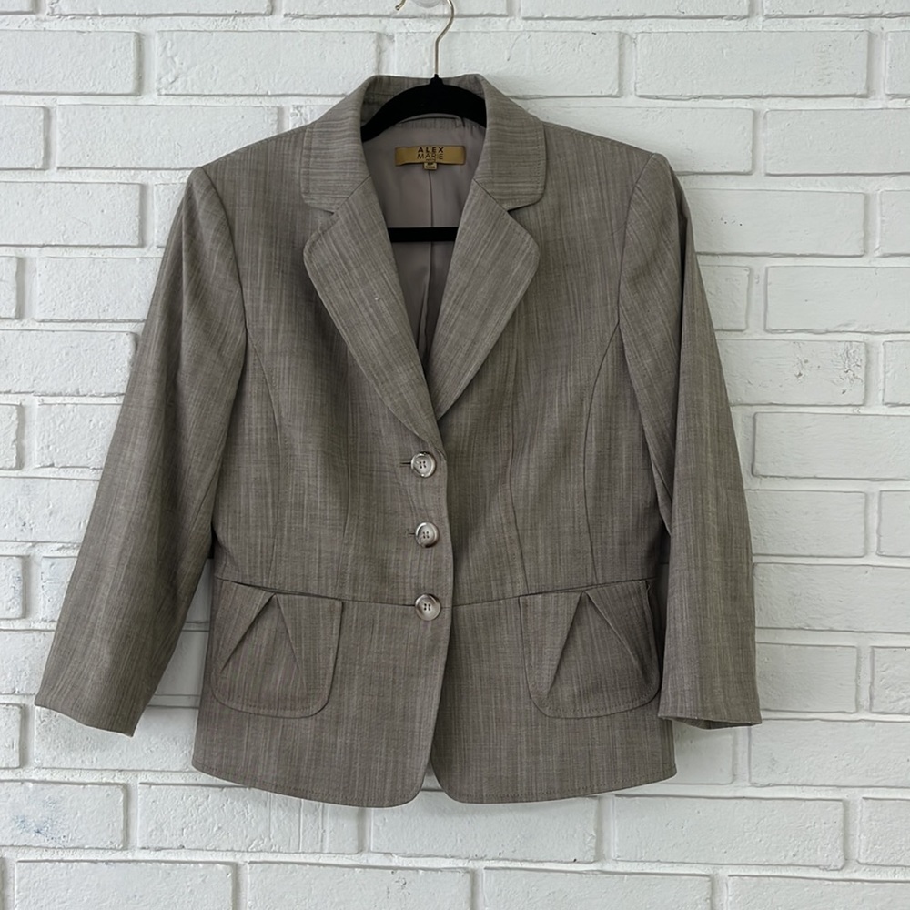 Alex Marie Button Front Blazer Tan/Beige Classic Professional Style Size 8P #407 - Picture 3 of 8